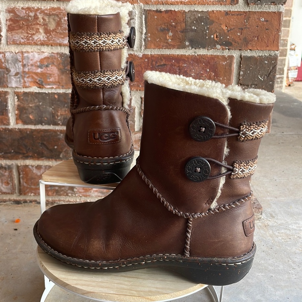 UGG Australia Lillie 3336 SheepSkin Brown Leather Boot!